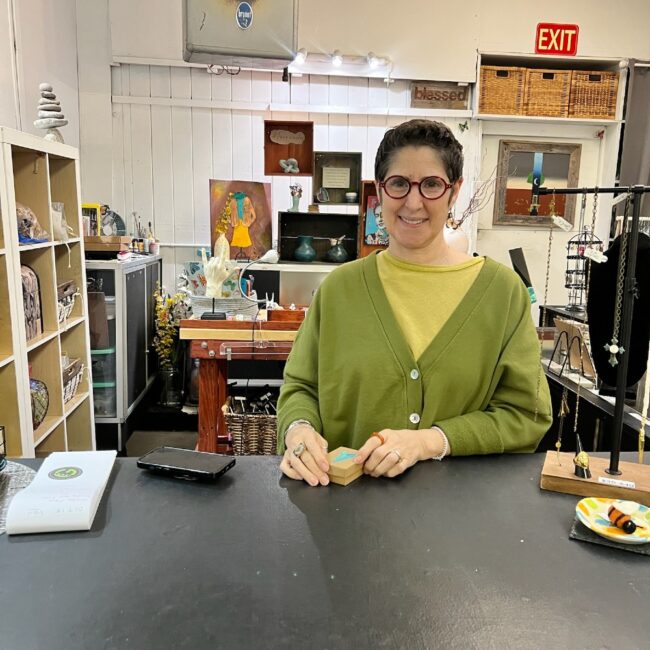 daisys wearable art hoboken closing