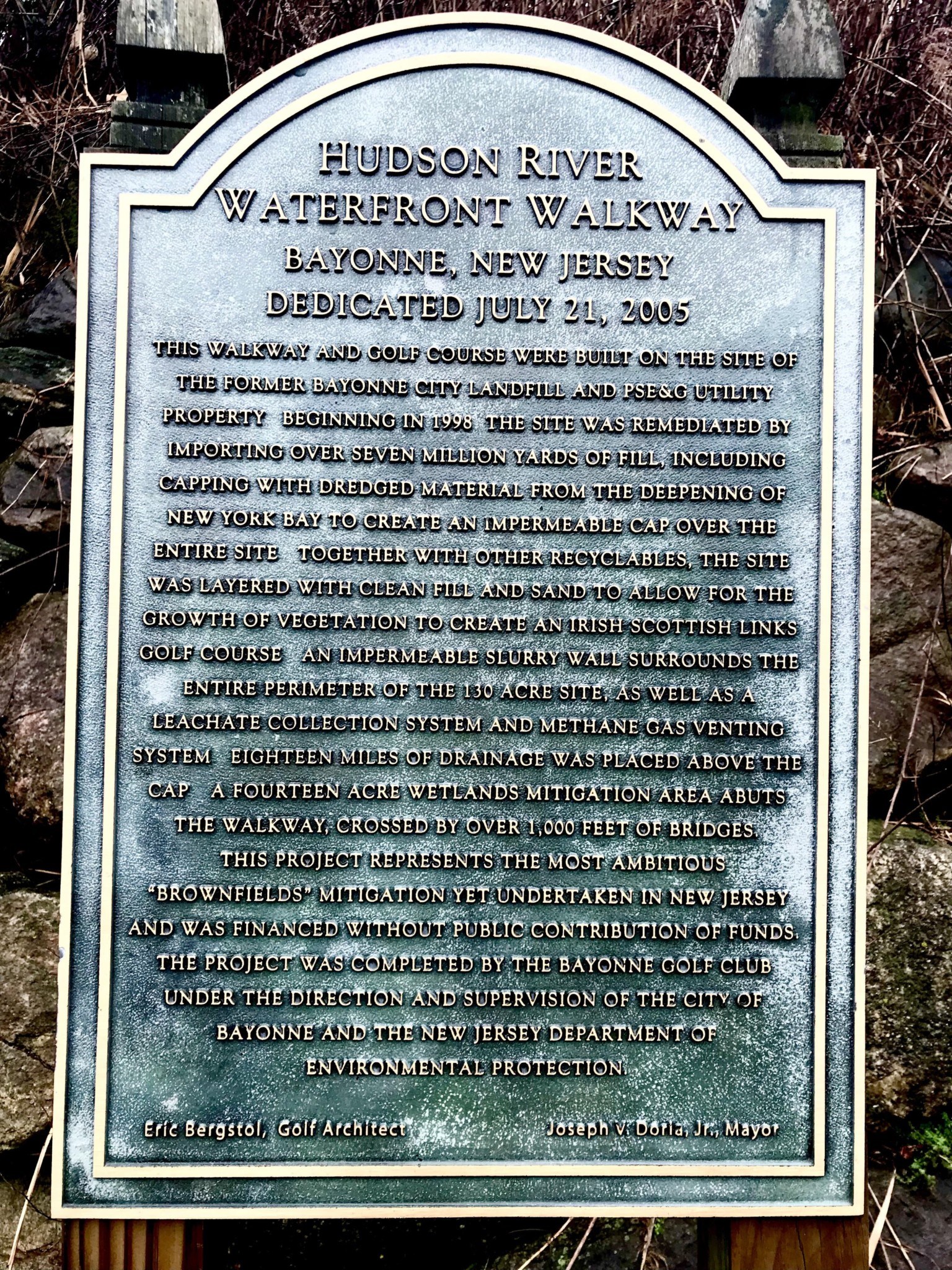 Hudson River waterfront walkway sign